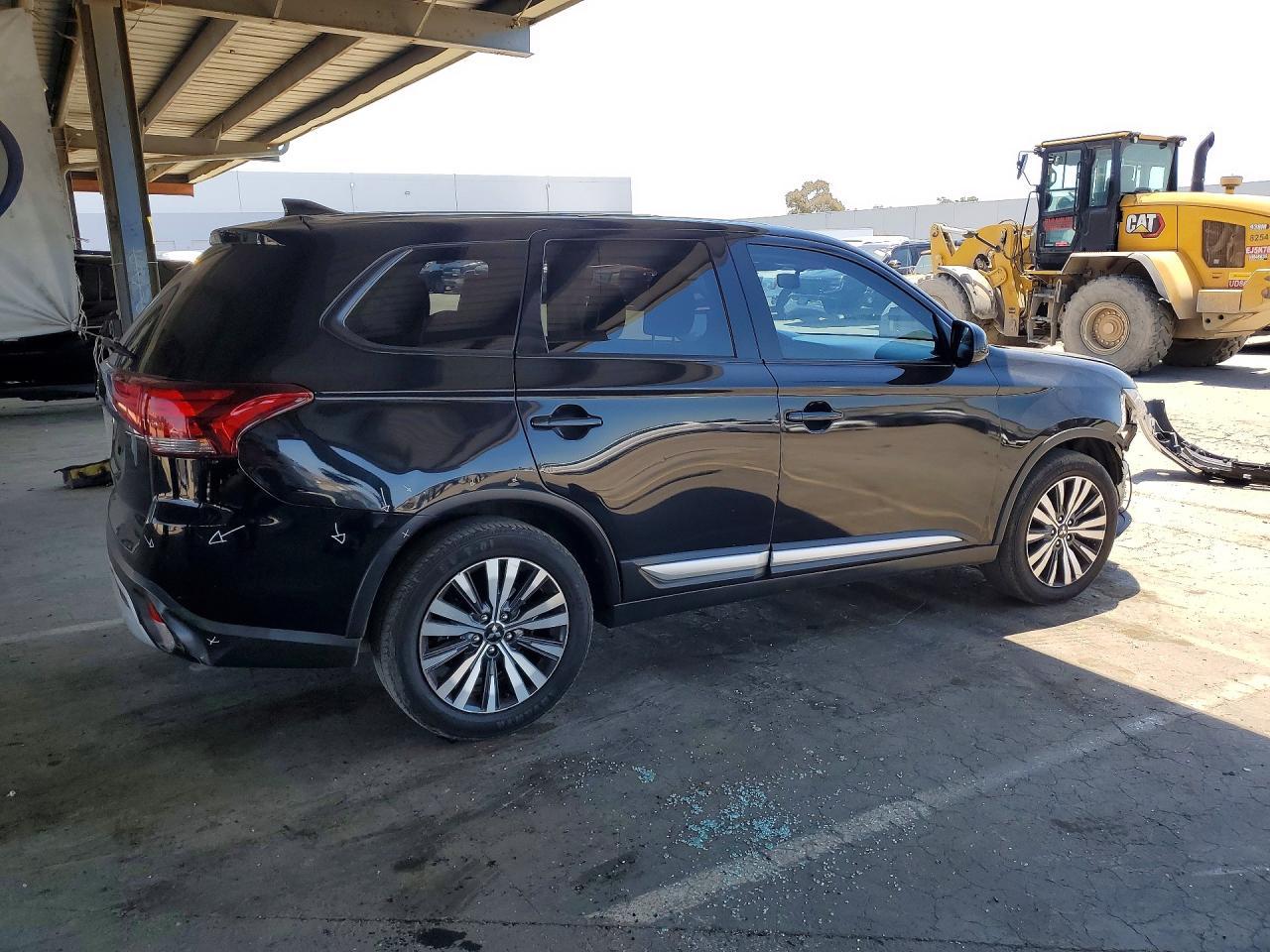 2020 Mitsubishi Outlander Es - Image 3