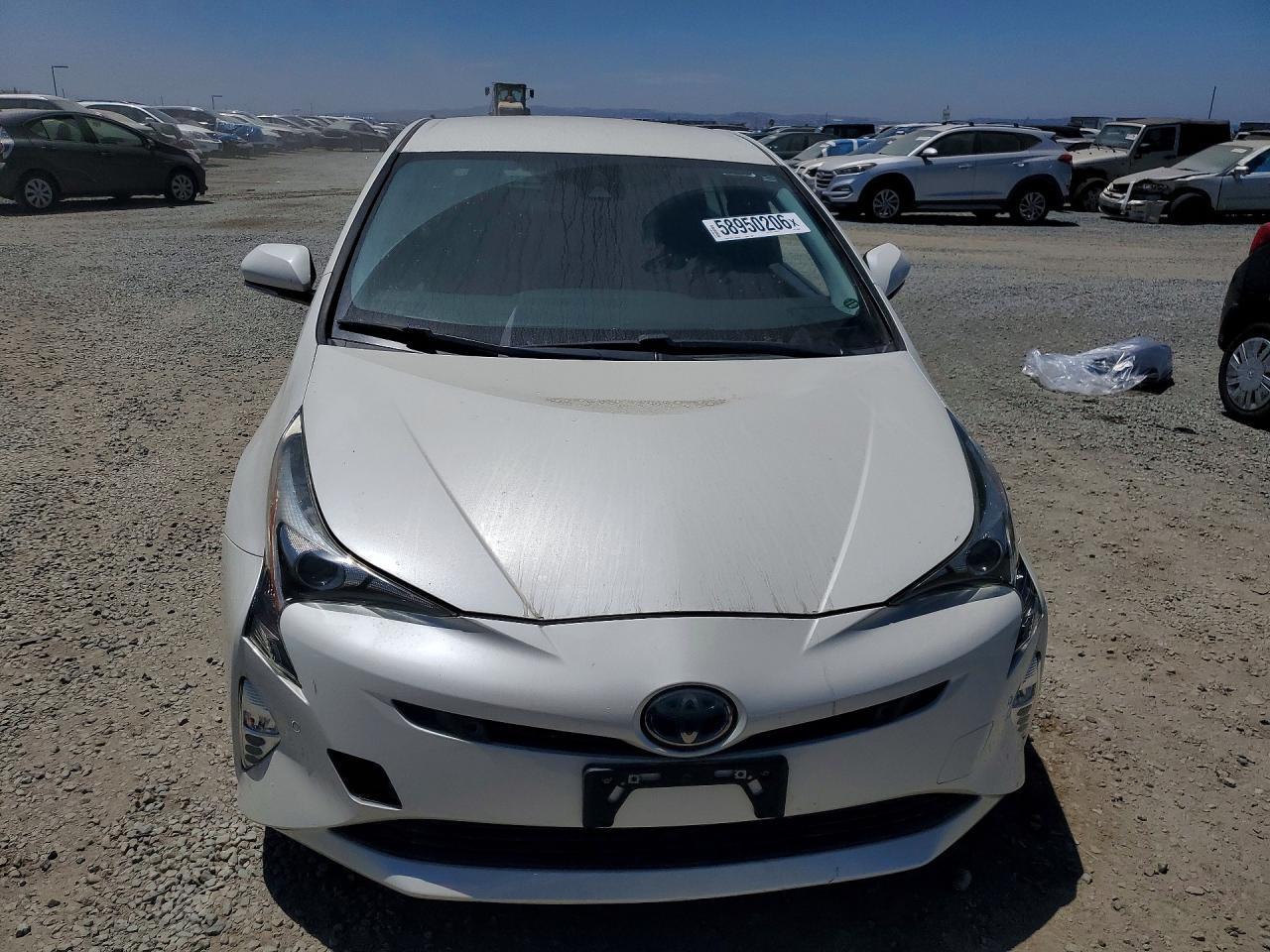 2018 Toyota Prius Three Touring - Фото 5