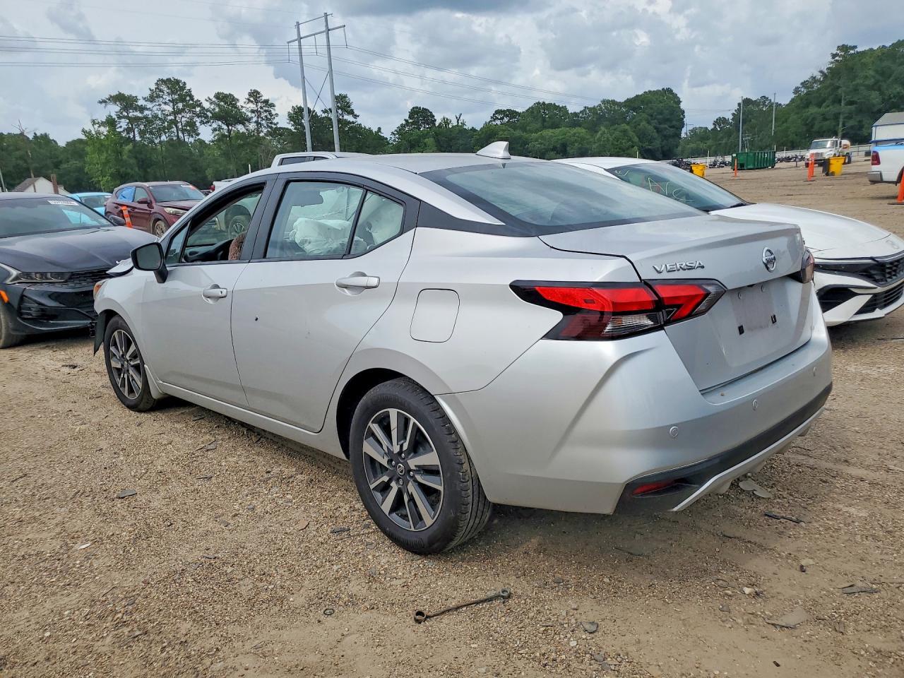 2021 Nissan Versa Sv - Фото 2