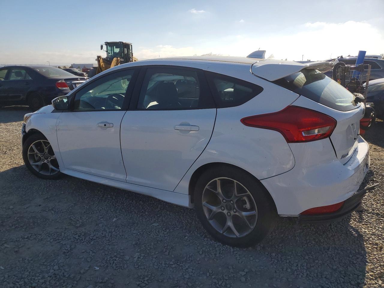 2018 Ford Focus St - Image 2