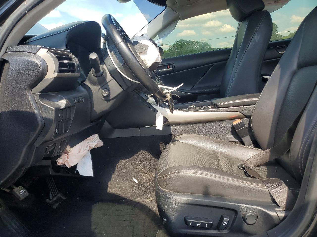 2018 Lexus Is 300 - Image 7