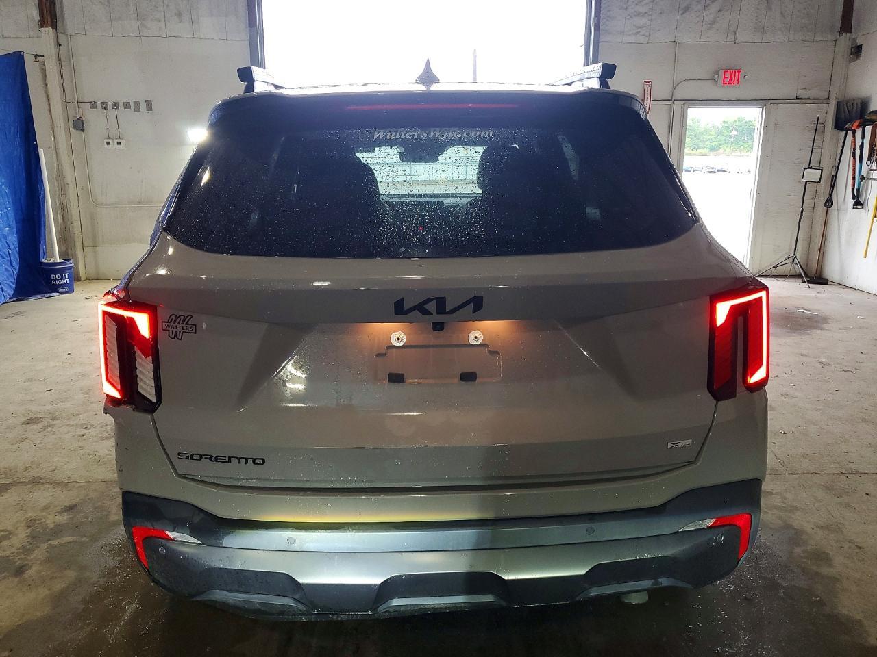 2025 Kia Sorento X-Line Sx - Image 6