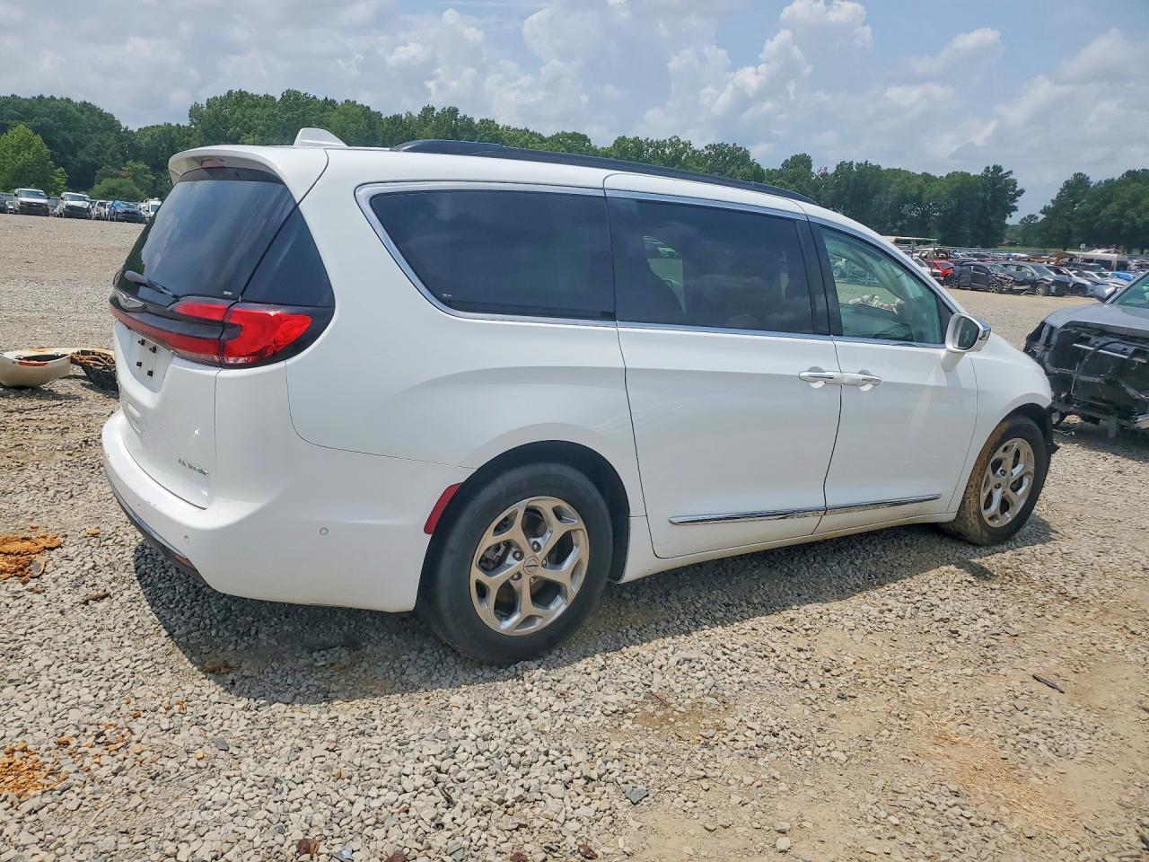 2022 Chrysler Pacifica Limited - Фото 3