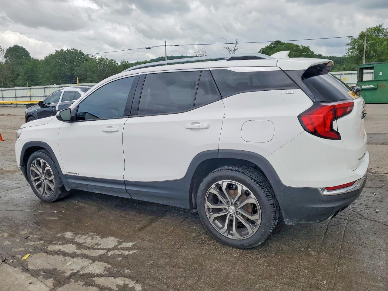 2020 GMC Terrain Slt - Image 2