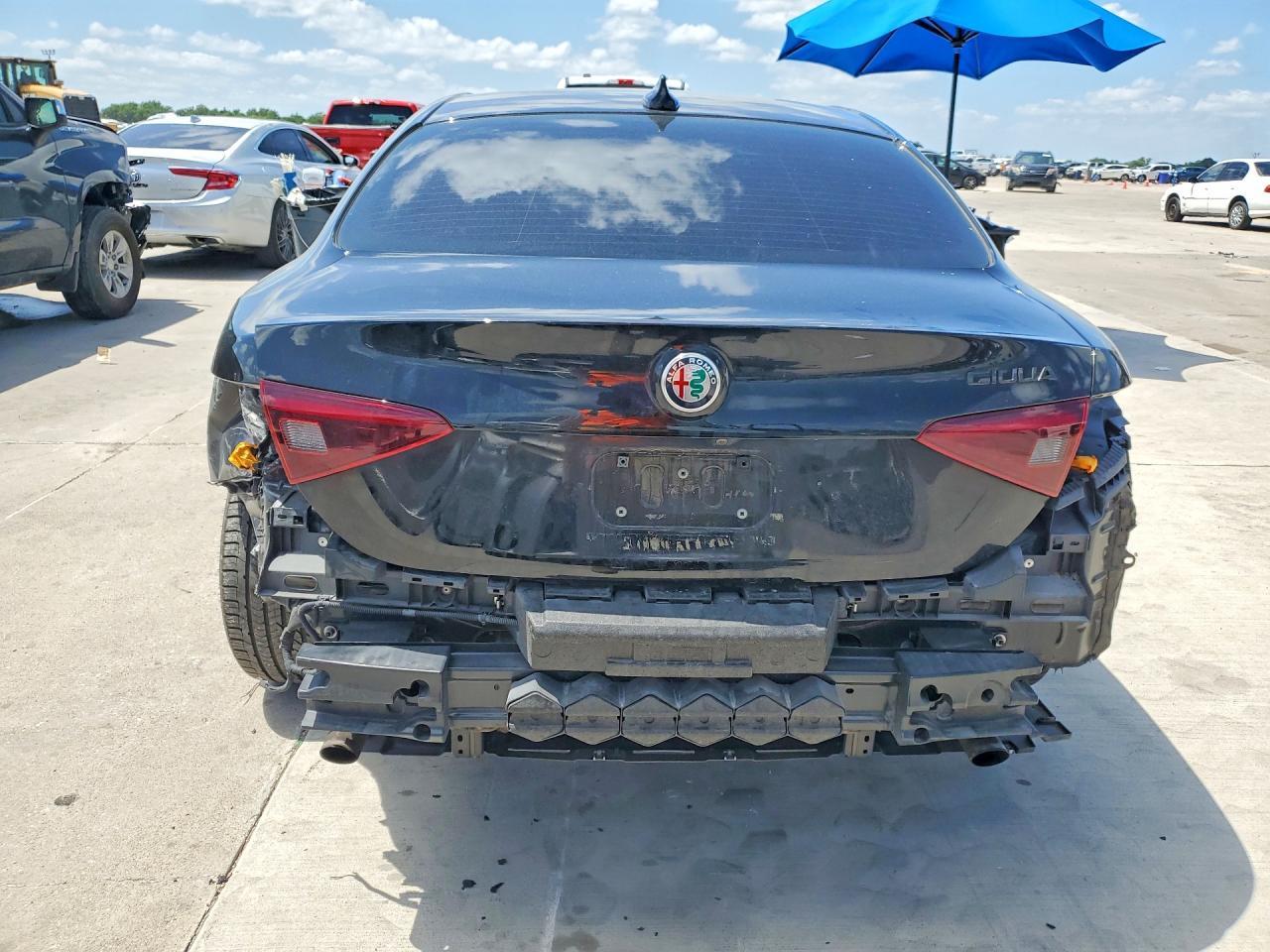2019 Alfa Romeo Giulia - Image 6