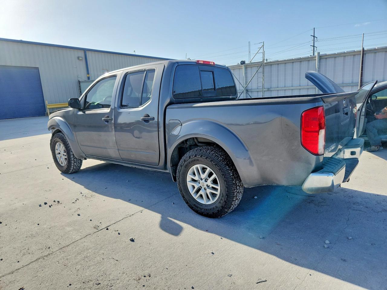 2019 Nissan Frontier Sv - Image 2