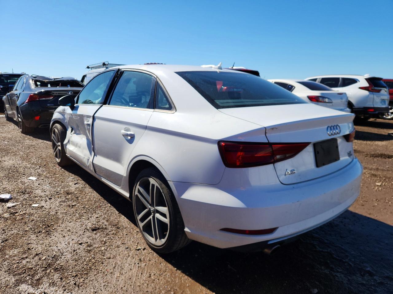 2017 Audi A3 Premium - Фото 2