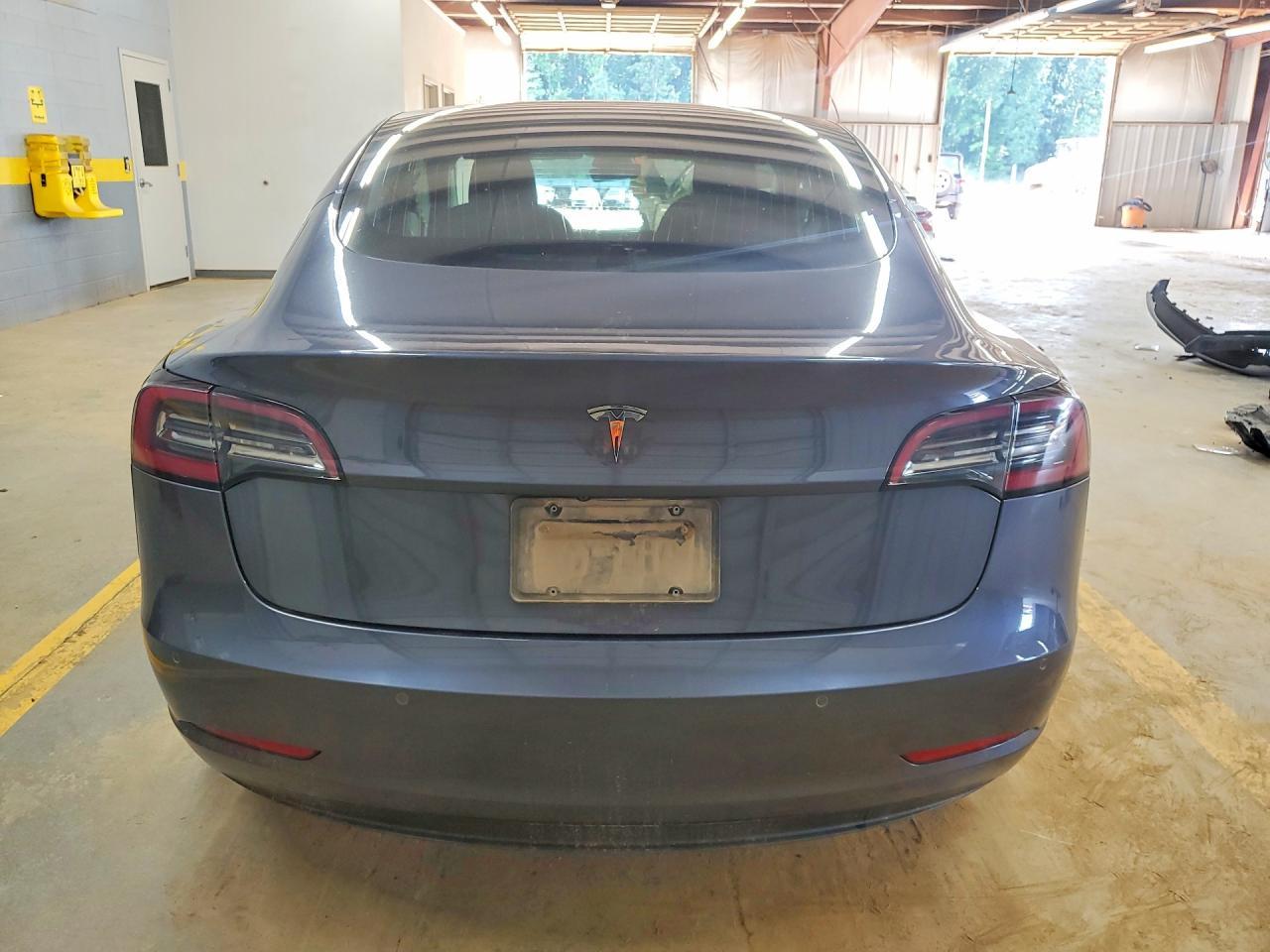 2020 Tesla Model 3 - Фото 6