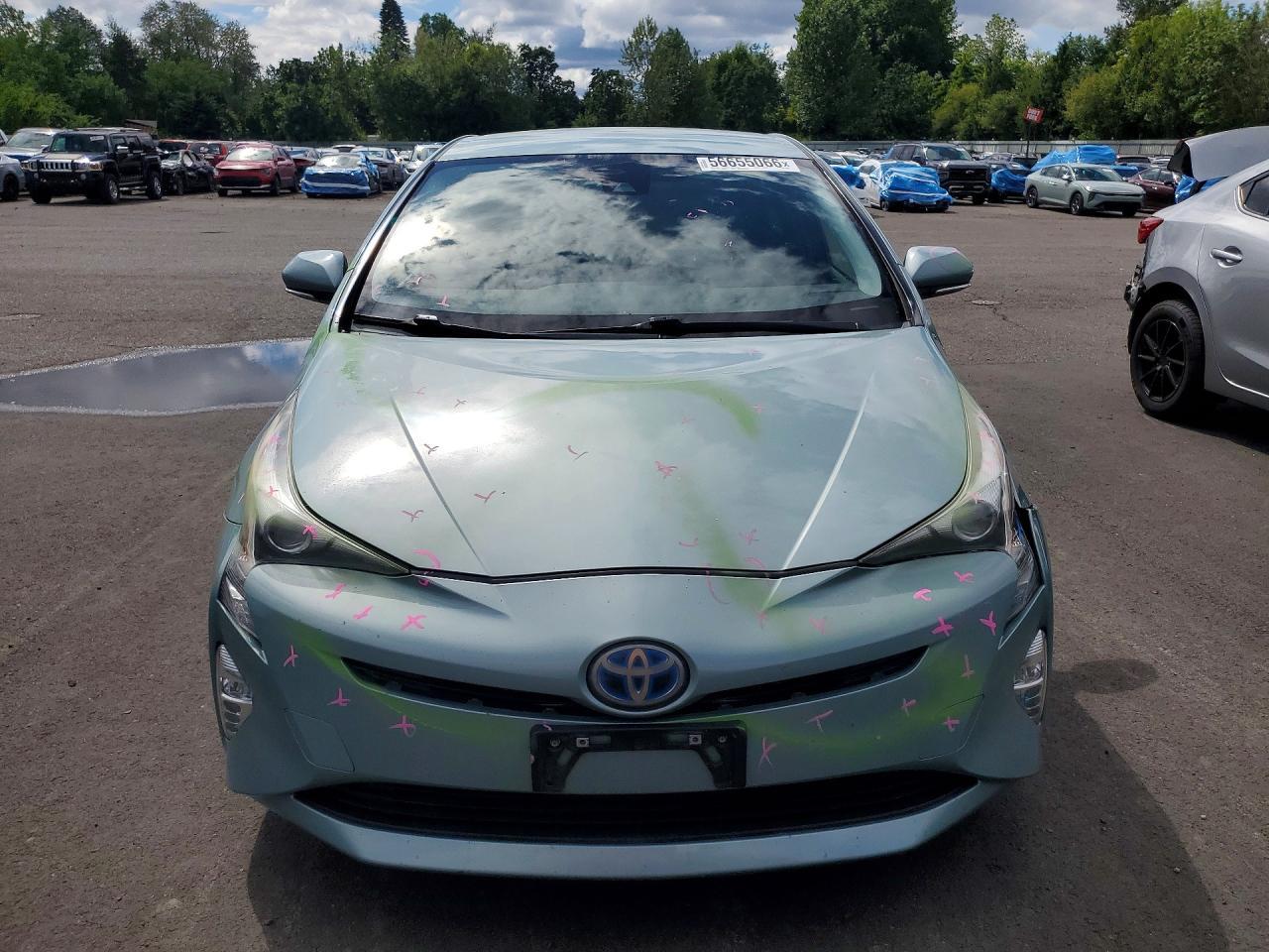 2016 Toyota Prius Three Touring - Image 5