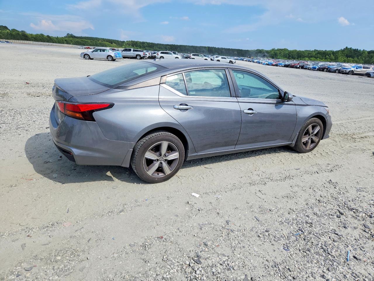 2019 Nissan Altima S - Image 3