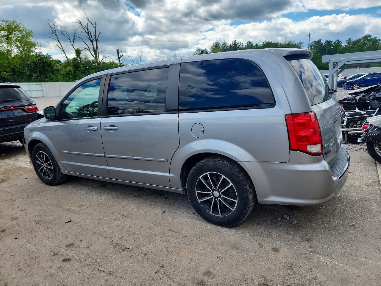 2017 Dodge Grand Caravan Se - Image 2
