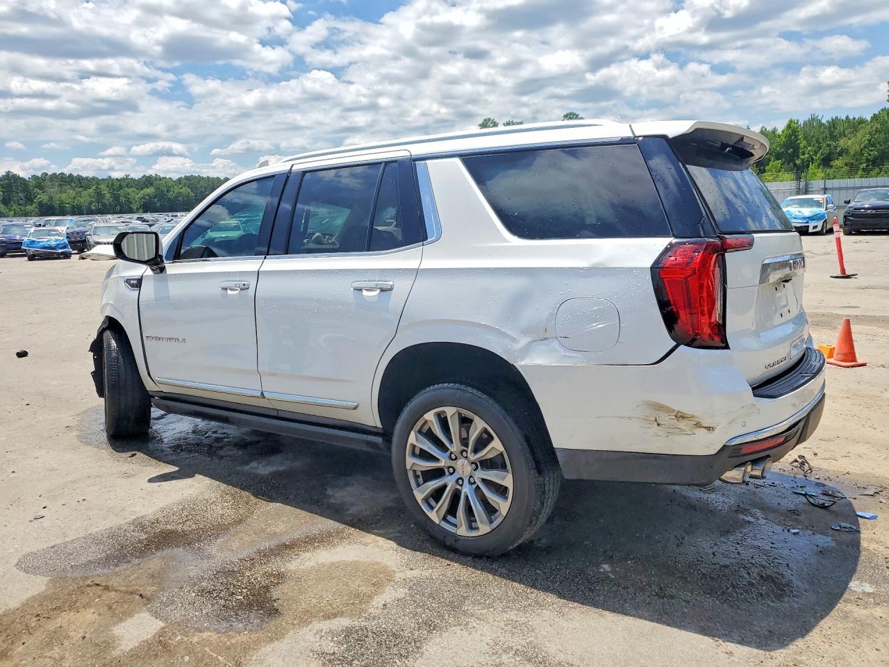 2021 GMC Yukon Denali - Image 2