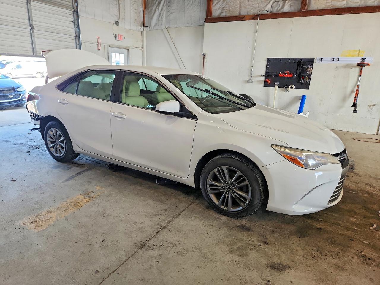 2017 Toyota Camry Le - Фото 4