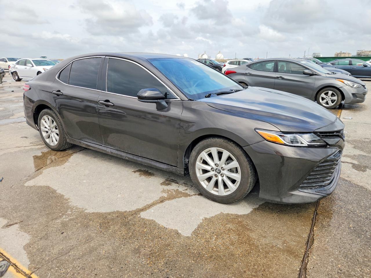 2019 Toyota Camry Le - Фото 4
