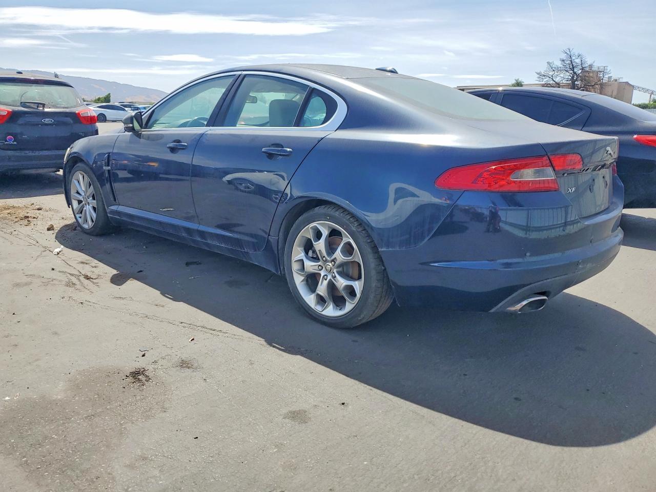 2010 Jaguar Xf Premium - Фото 2