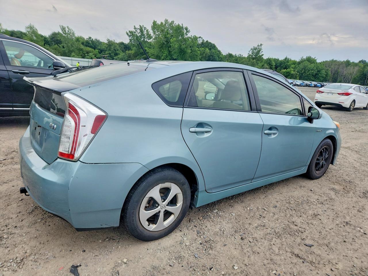 2014 Toyota Prius Three - Фото 3