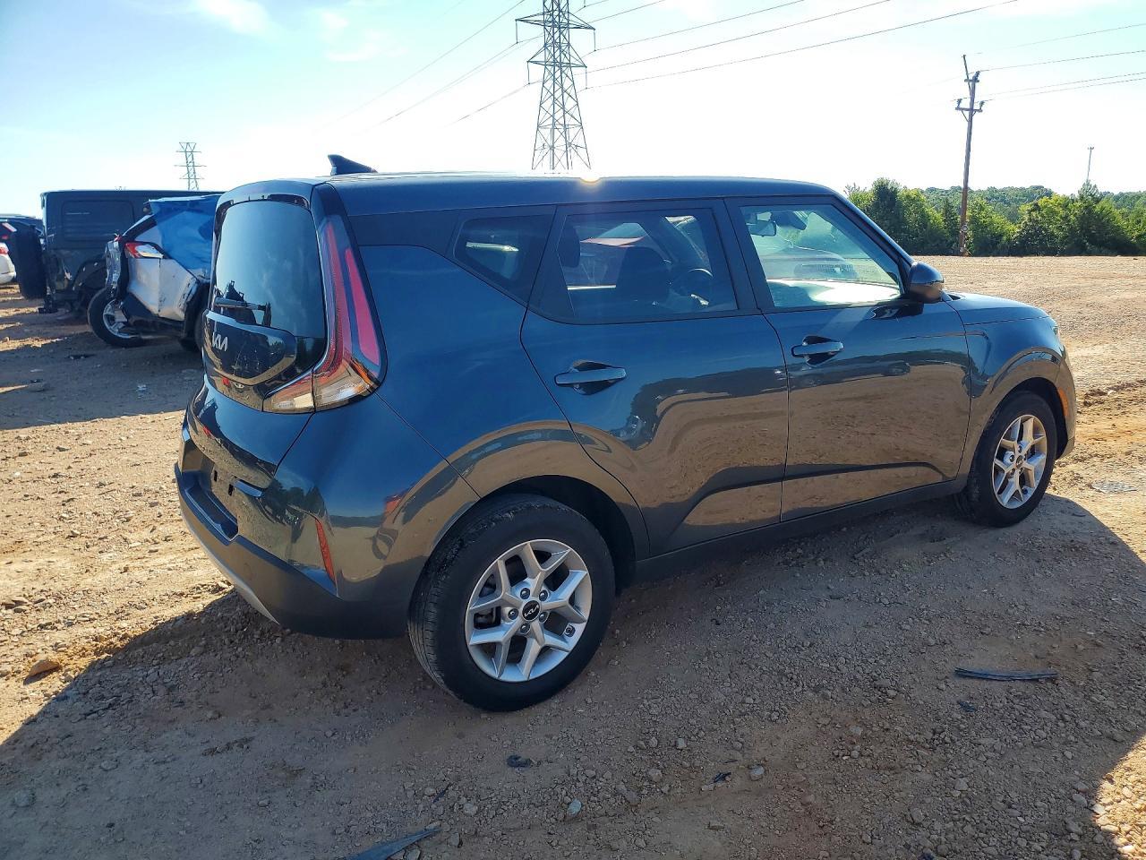 2025 Kia Soul Lx - Image 3