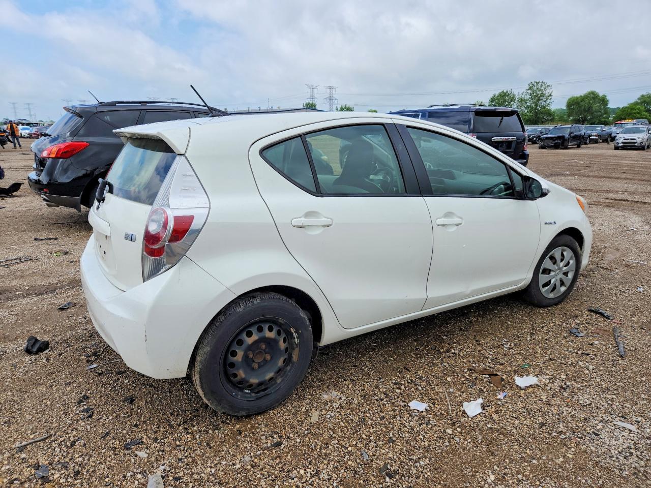 2013 Toyota Prius C One - Фото 3