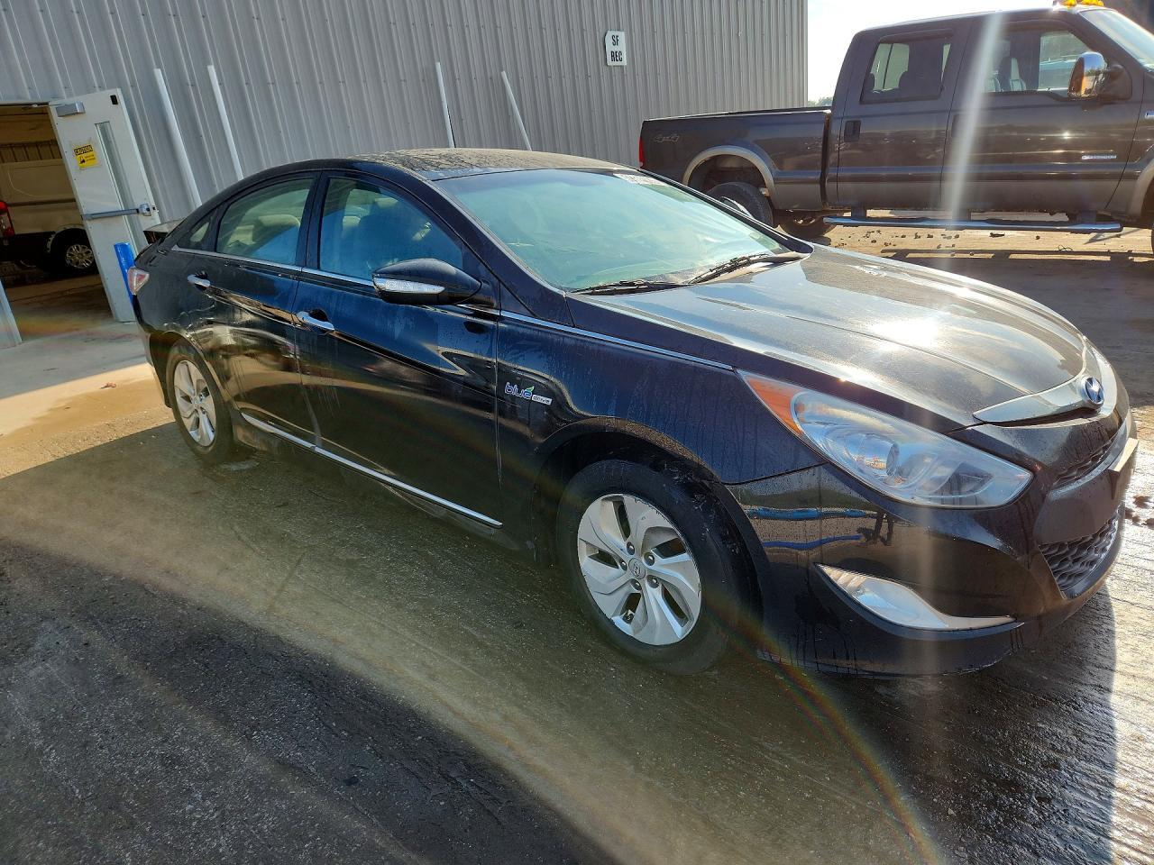 2015 Hyundai Sonata Hybrid Base - Фото 4