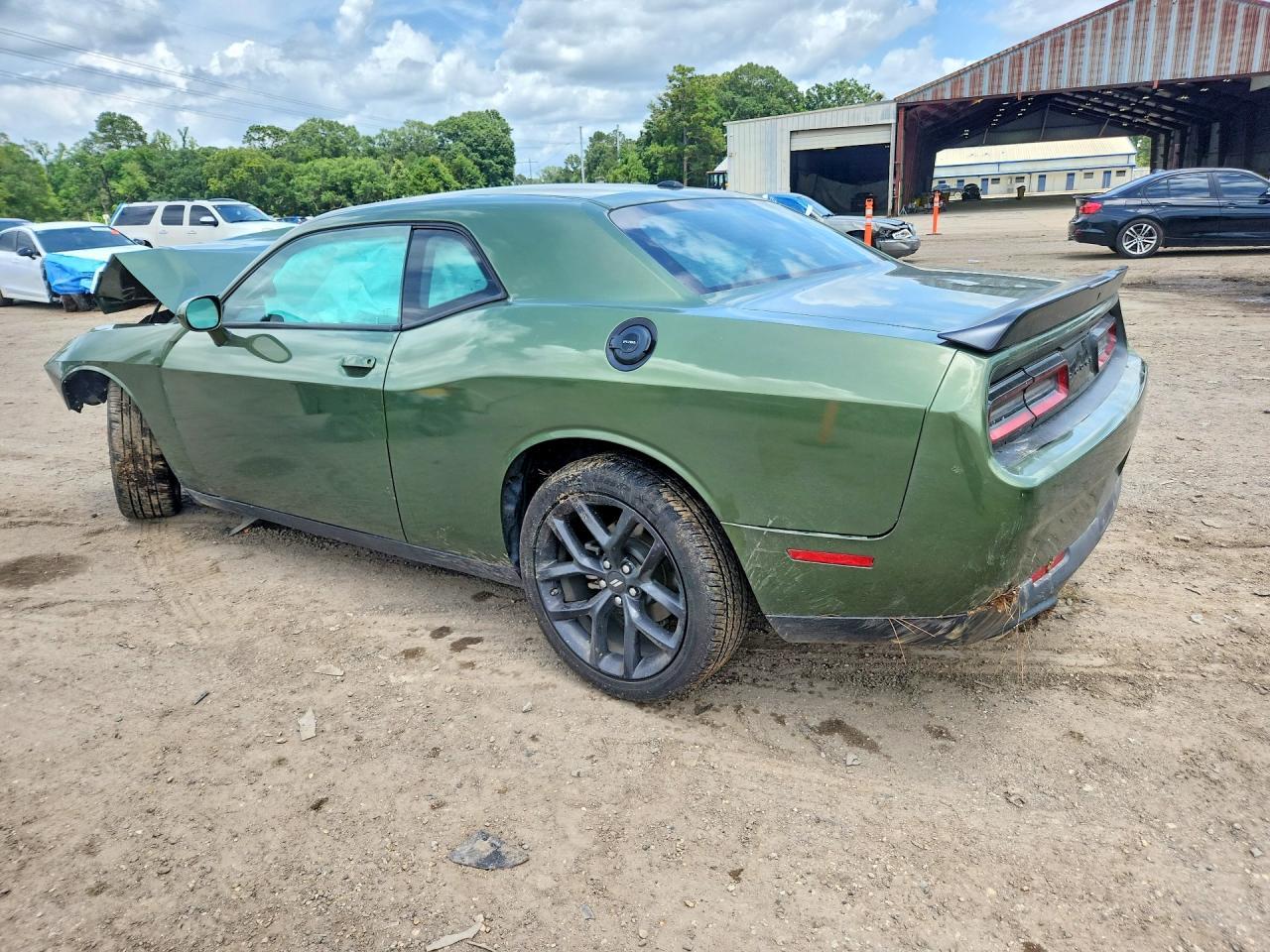 2022 Dodge Challenger Sxt - Image 2