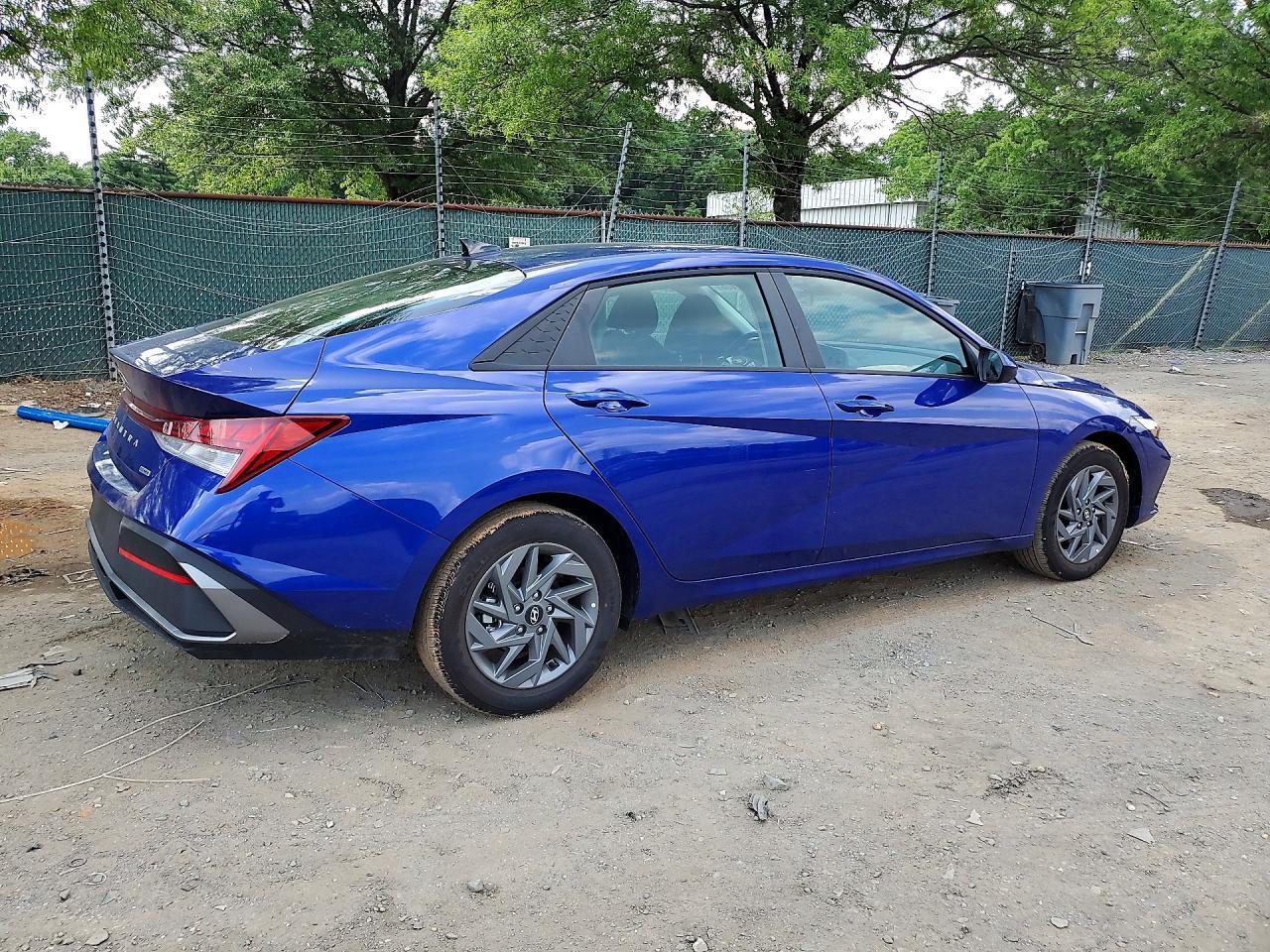 2026 Hyundai Elantra Hybrid Blue - Фото 3
