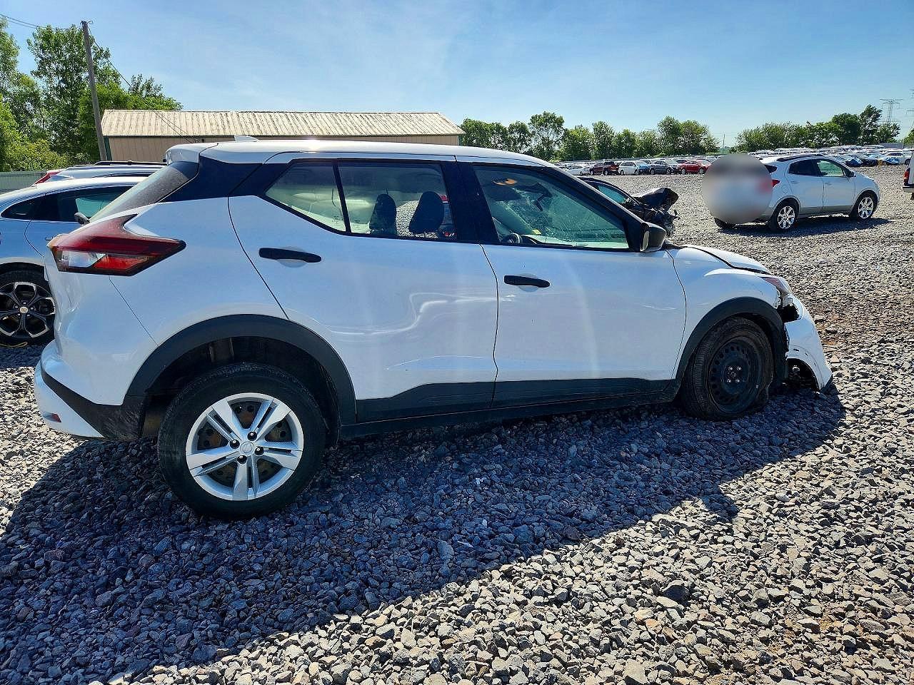 2022 Nissan Kicks S - Image 3
