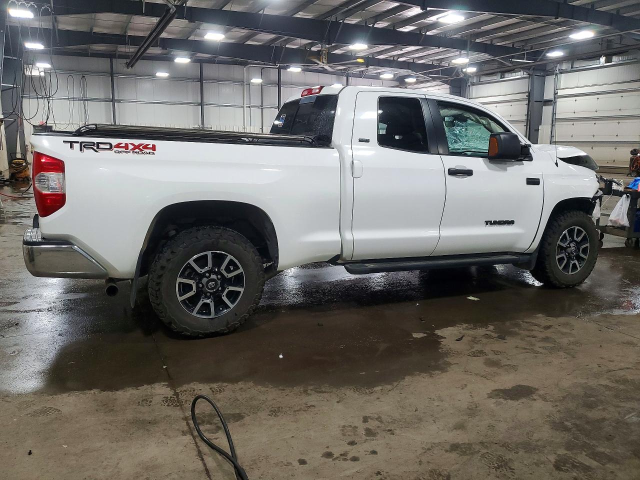 2018 Toyota Tundra Sr5 - Image 3