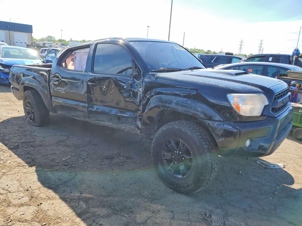 2015 Toyota Tacoma V6 - Image 4