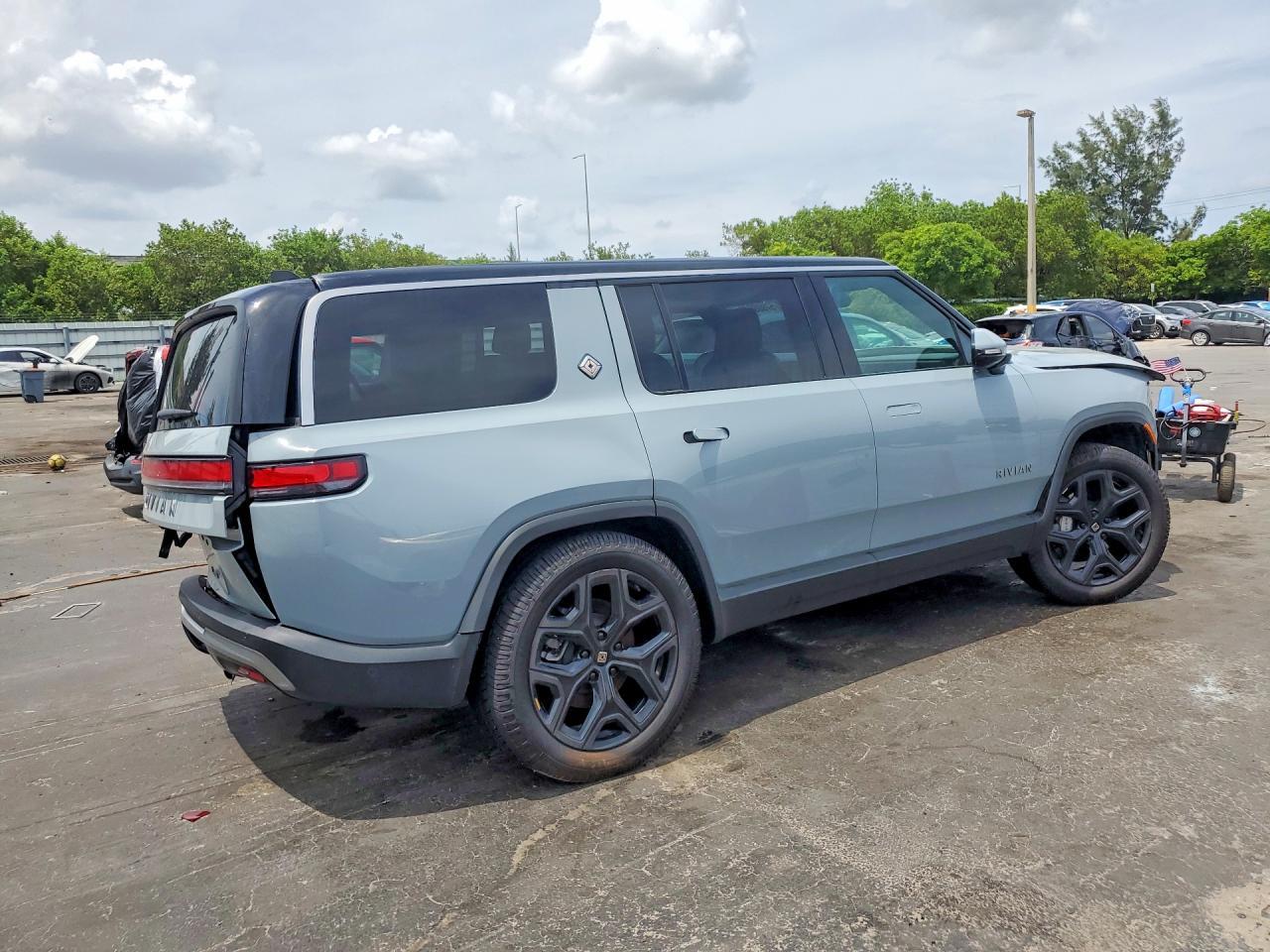 2025 Rivian R1S Adventure - Image 3