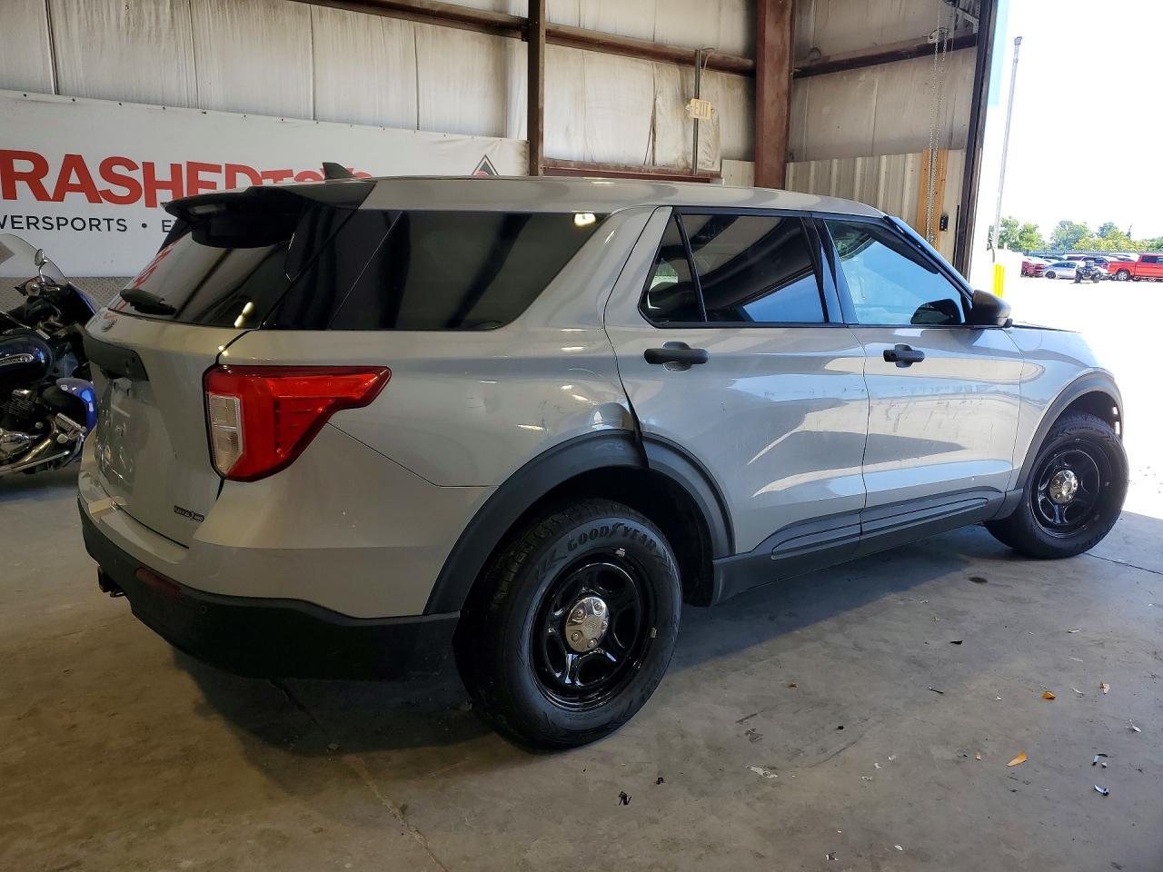 2022 Ford Explorer Police Interceptor - Image 3
