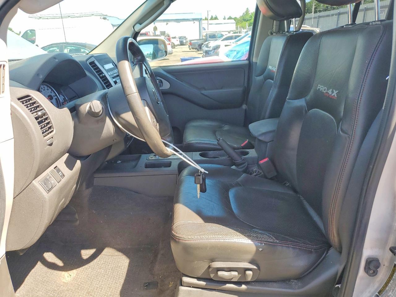 2010 Nissan Frontier Se V6 - Image 7