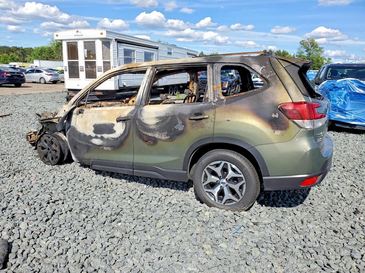 2021 Subaru Forester Premium - Фото 2