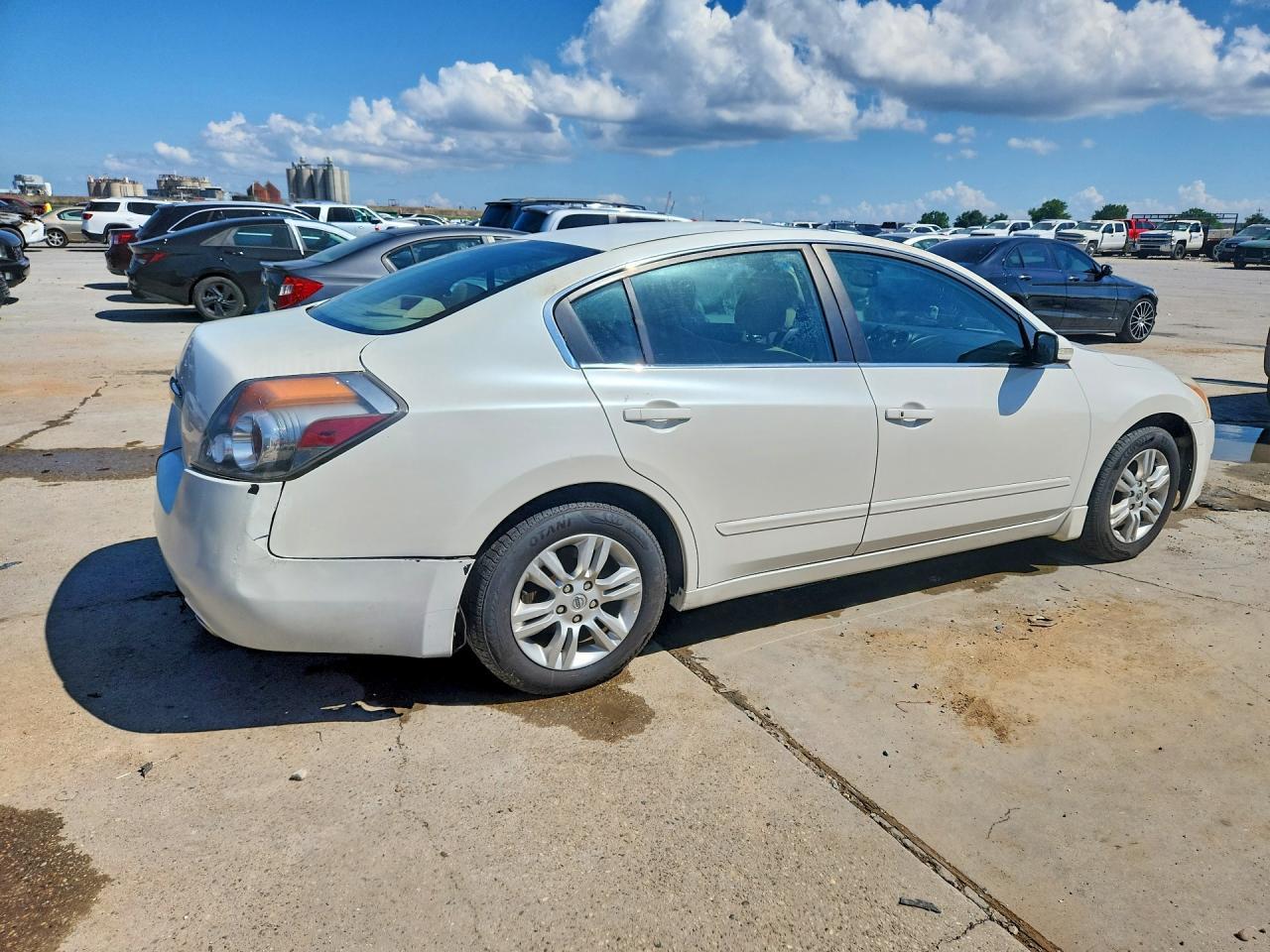 2011 Nissan Altima 2.5 - Фото 3