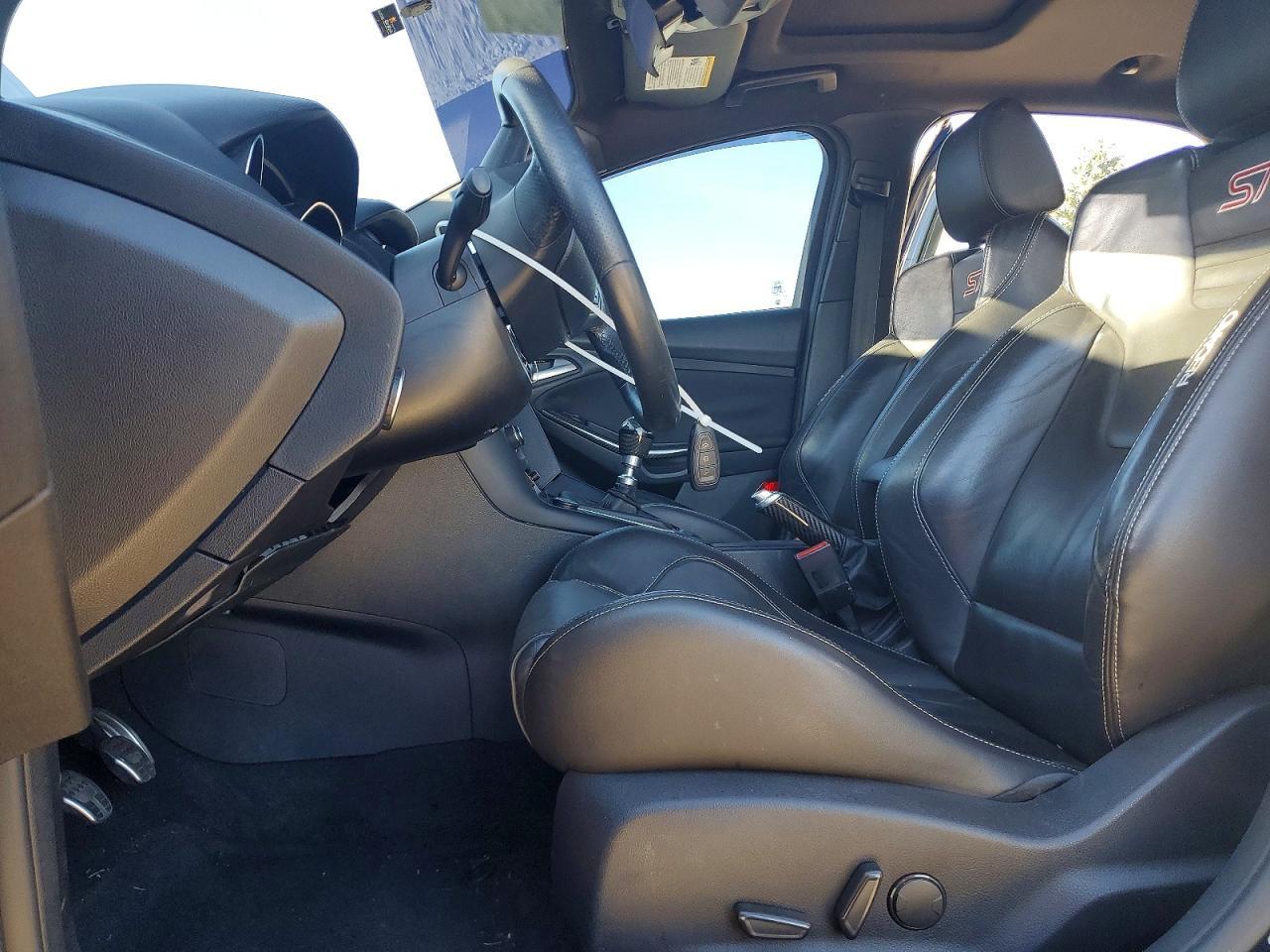 2016 Ford Focus St - Фото 7