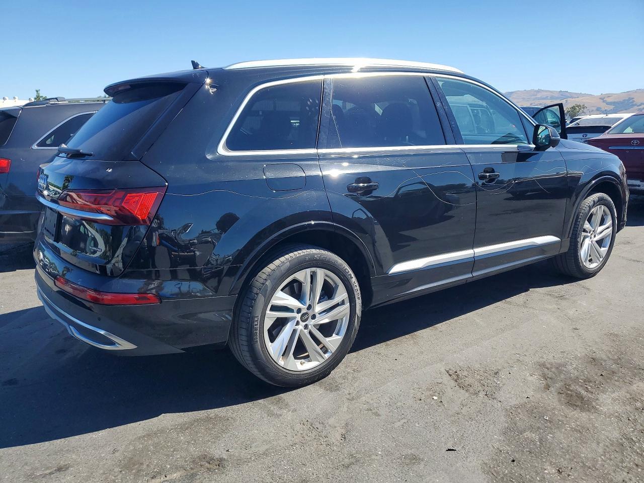 2024 Audi Q7 Premium Plus - Image 3
