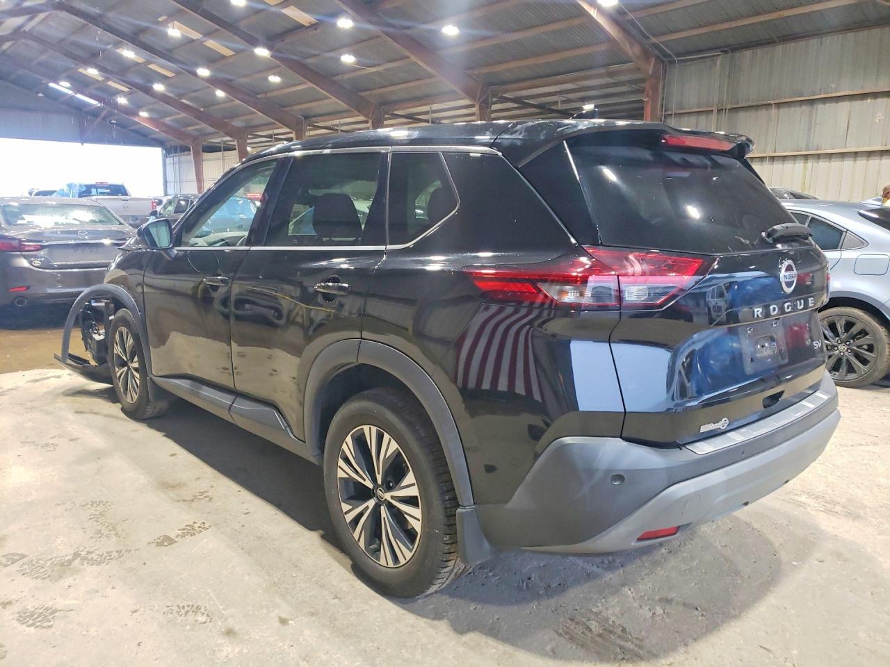 2021 Nissan Rogue Sv - Image 2