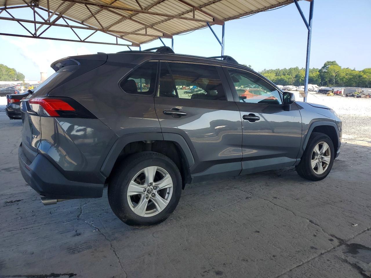 2021 Toyota Rav4 Xle - Image 3