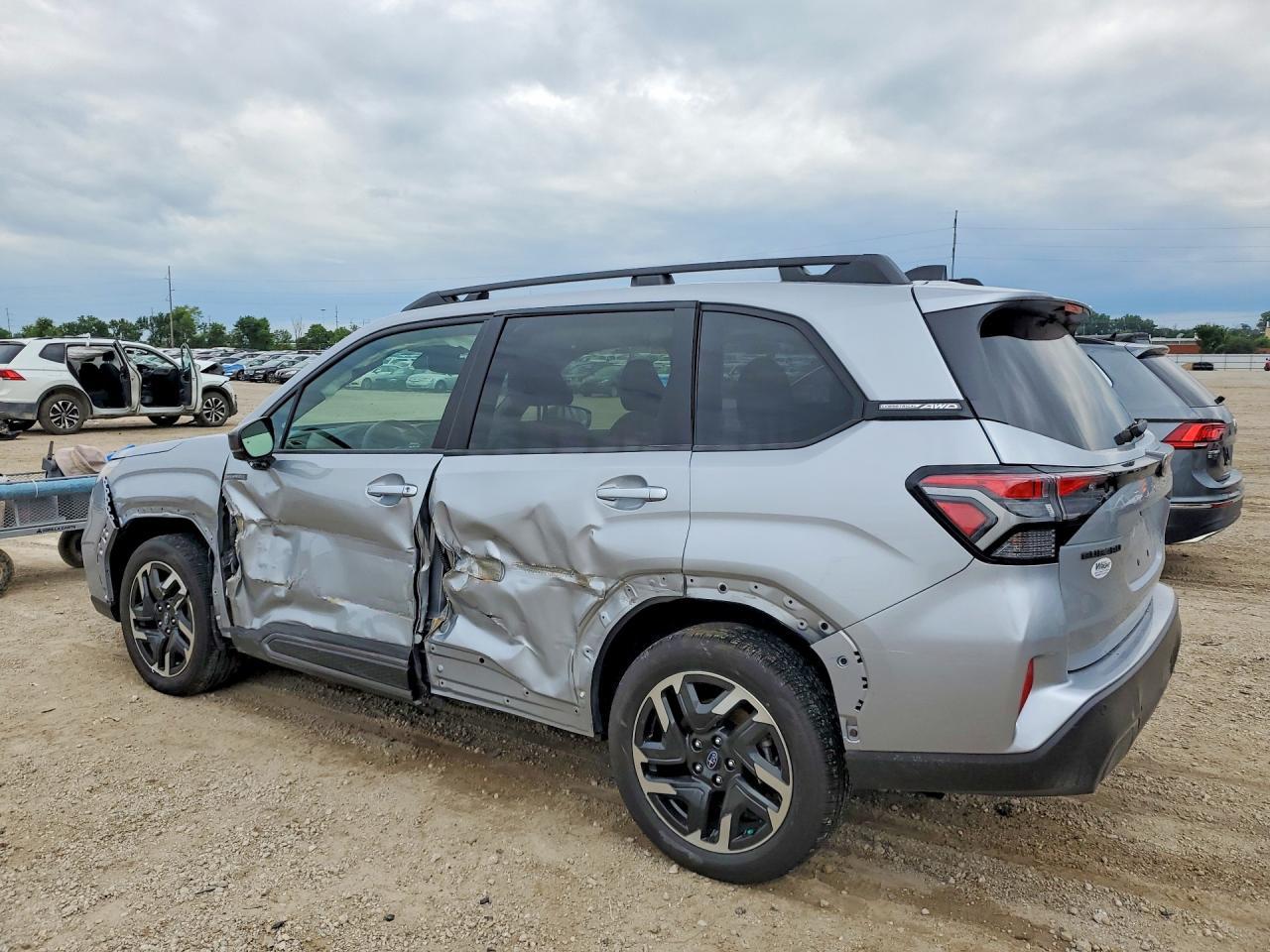 2025 Subaru Forester Limited - Фото 2