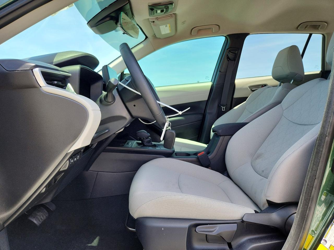 2026 Toyota Corolla Cross Le - Image 7