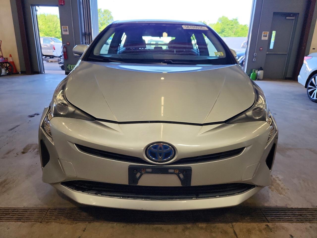 2017 Toyota Prius Two - Фото 5