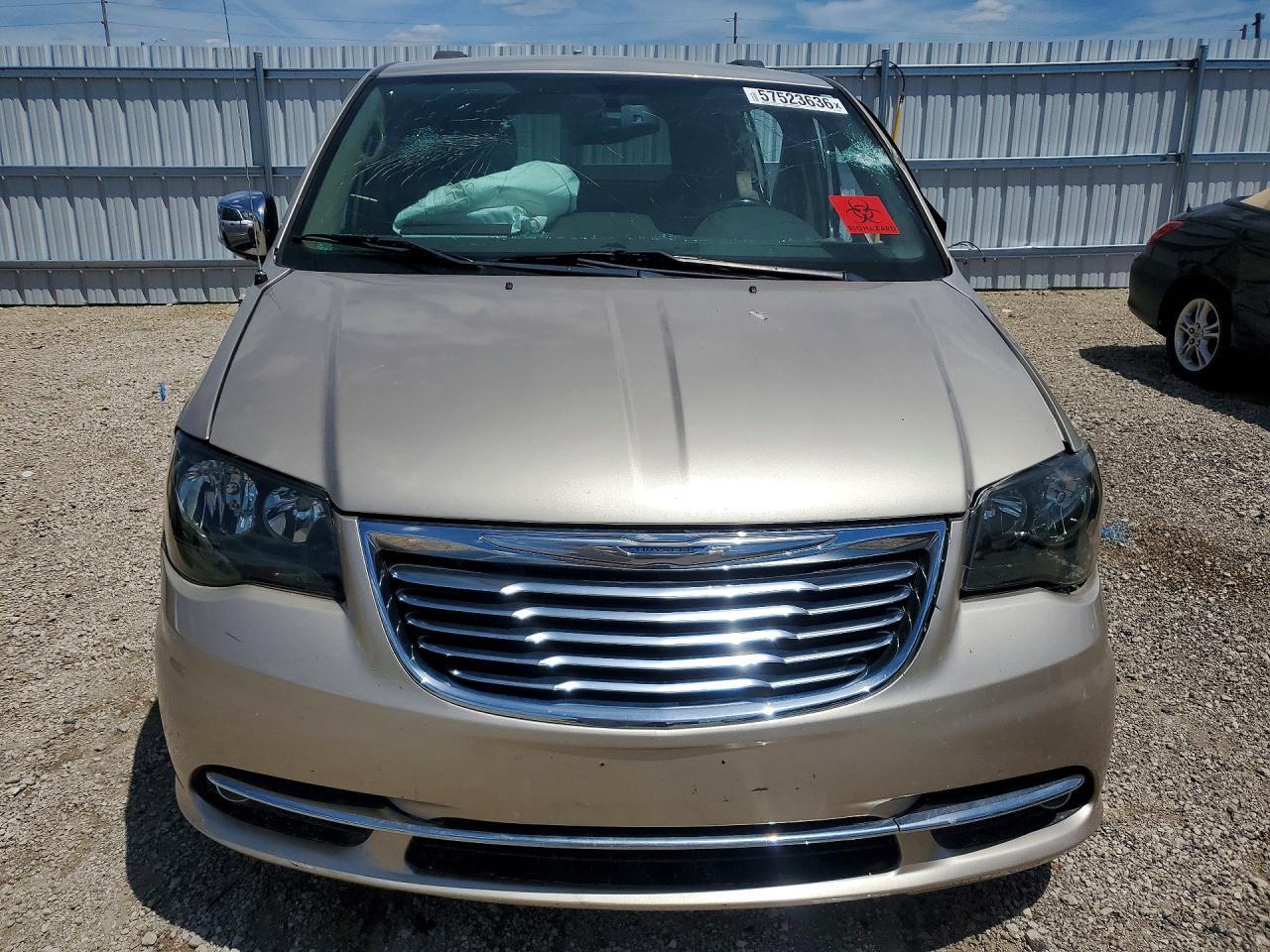 2014 Chrysler Town & Country Touring L - Фото 5