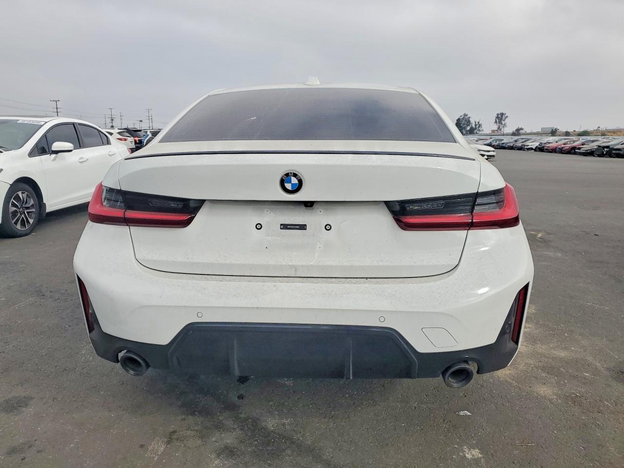 2026 BMW 330I - Фото 6