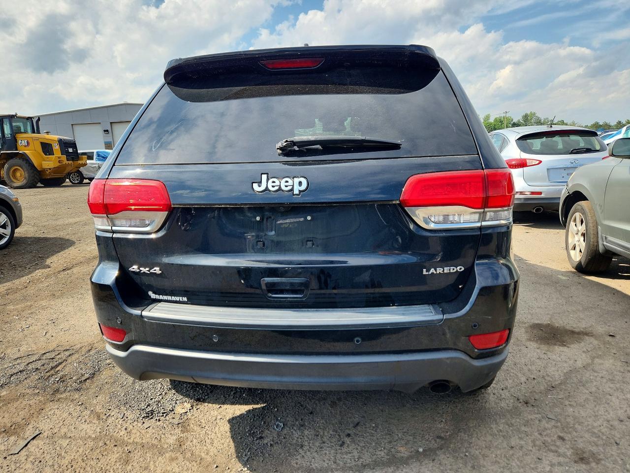 2019 Jeep Grand Cherokee Laredo - Image 6