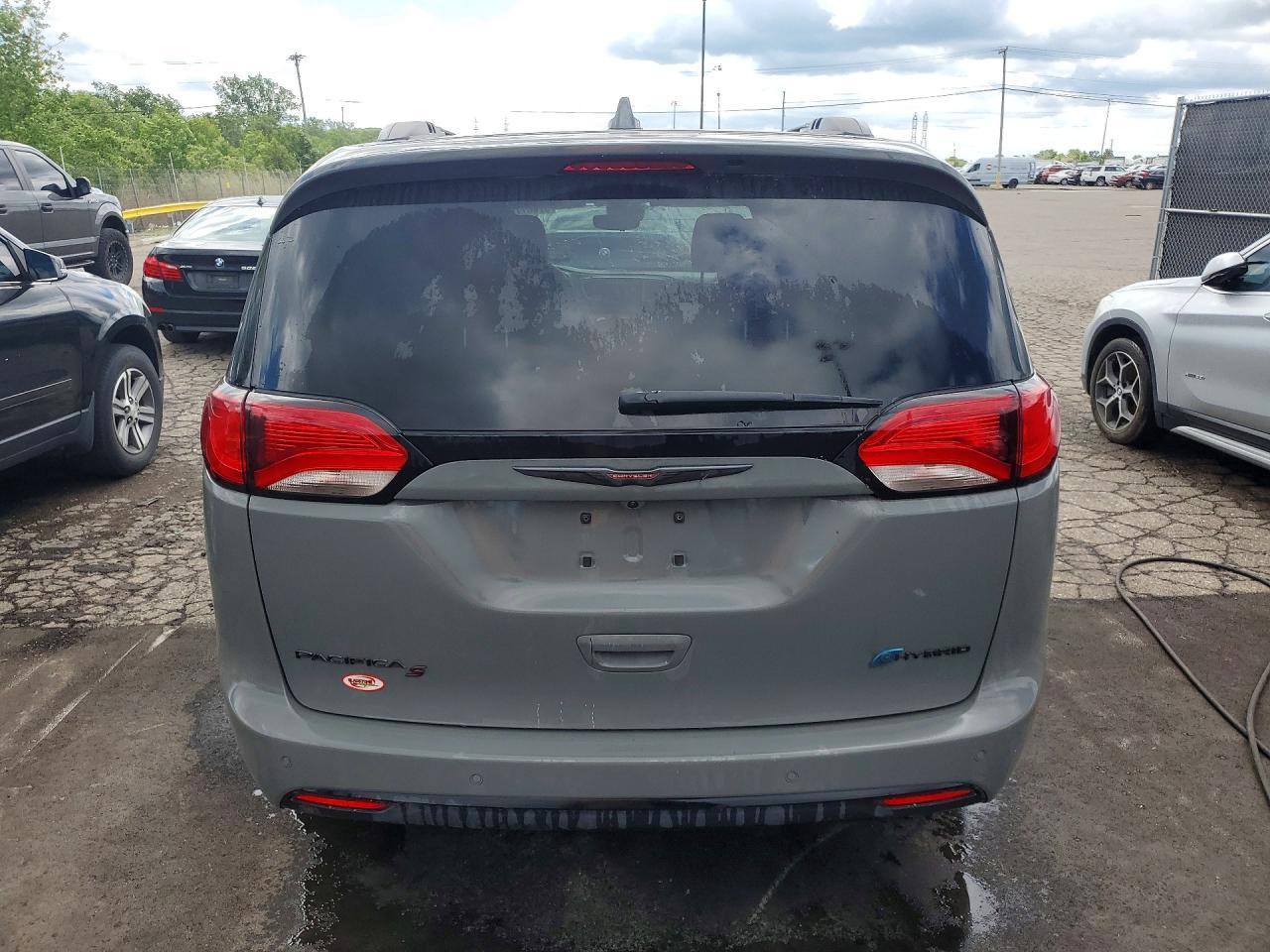 2020 Chrysler Pacifica Hybrid Limited - Image 6