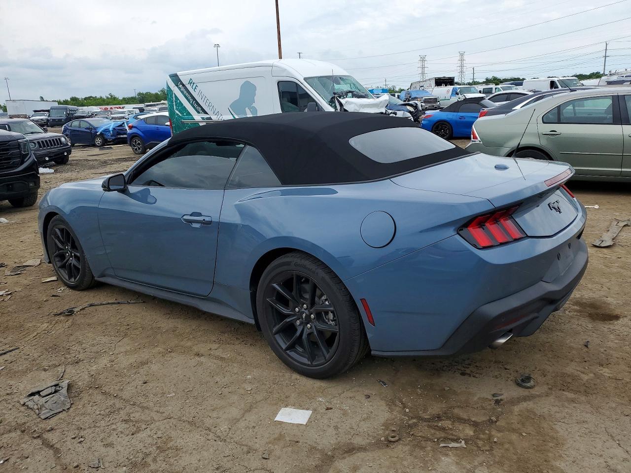 2026 Ford Mustang - Фото 2