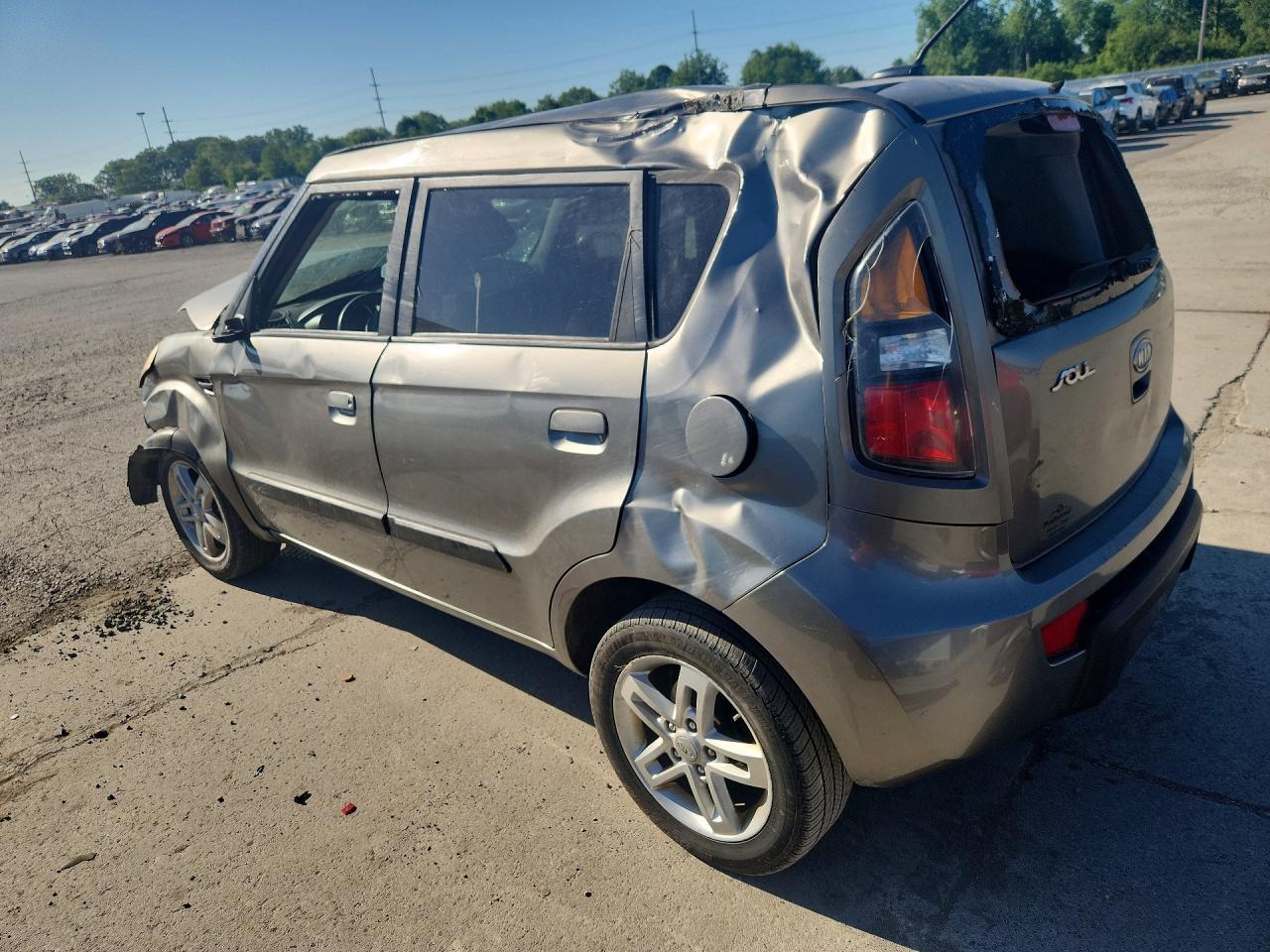 2010 Kia Soul + - Image 2