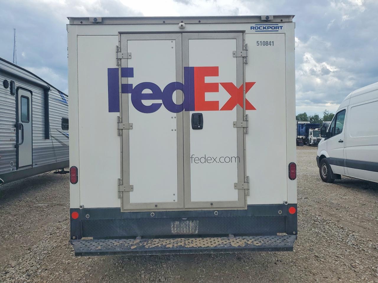 2025 Chevrolet Express G3500 Delivery Truck - Фото 6