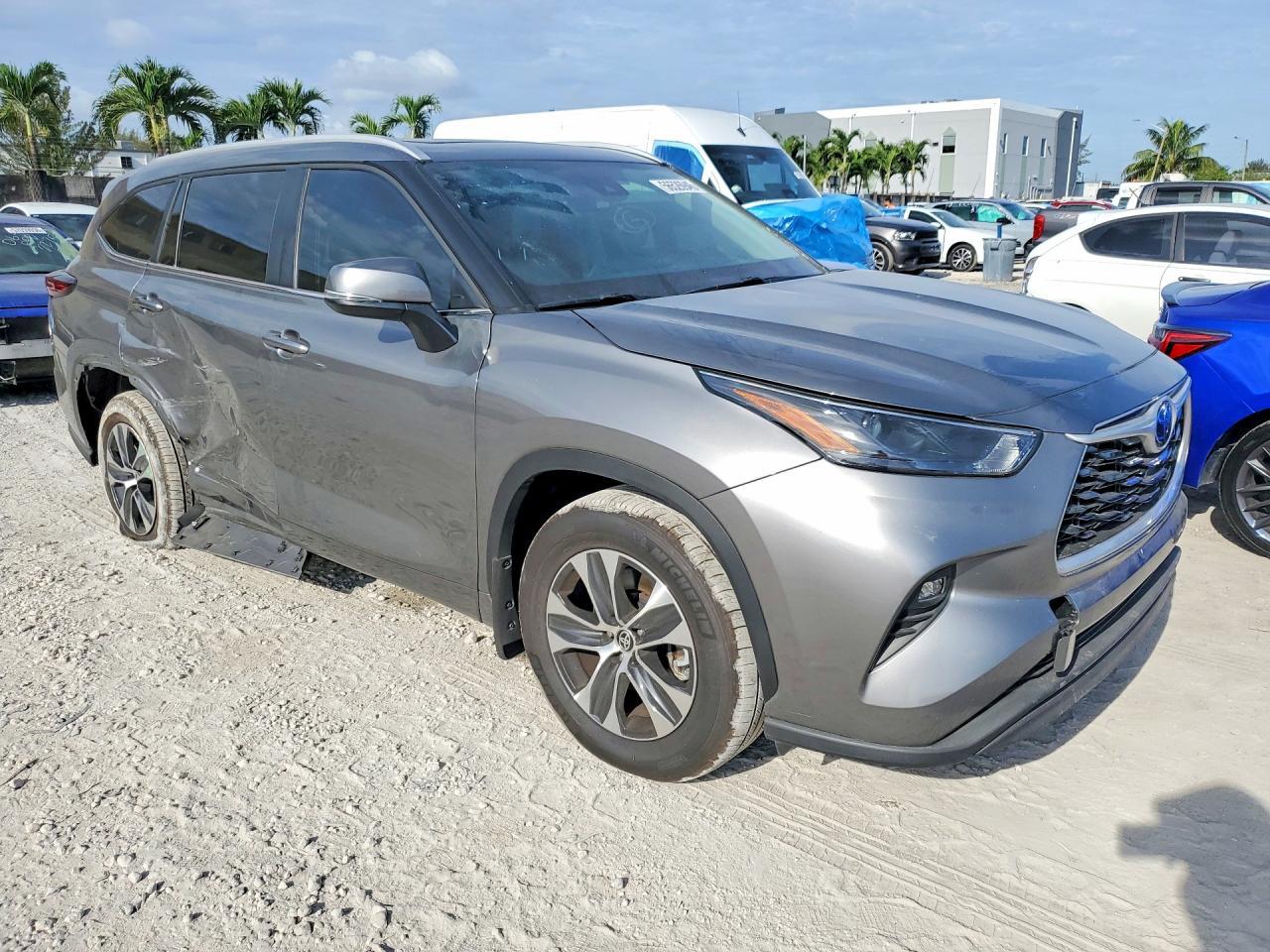 2025 Toyota Highlander Xle - Фото 4