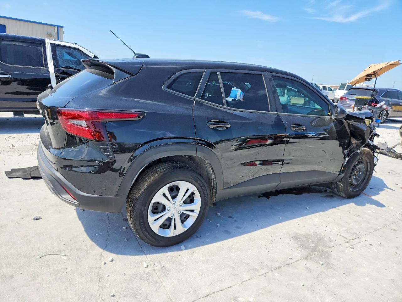 2026 Chevrolet Trax Ls - Фото 3