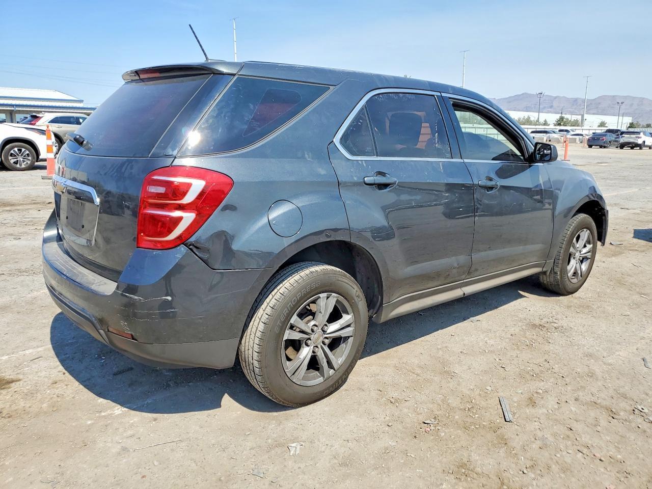 2017 Chevrolet Equinox Ls - Image 3